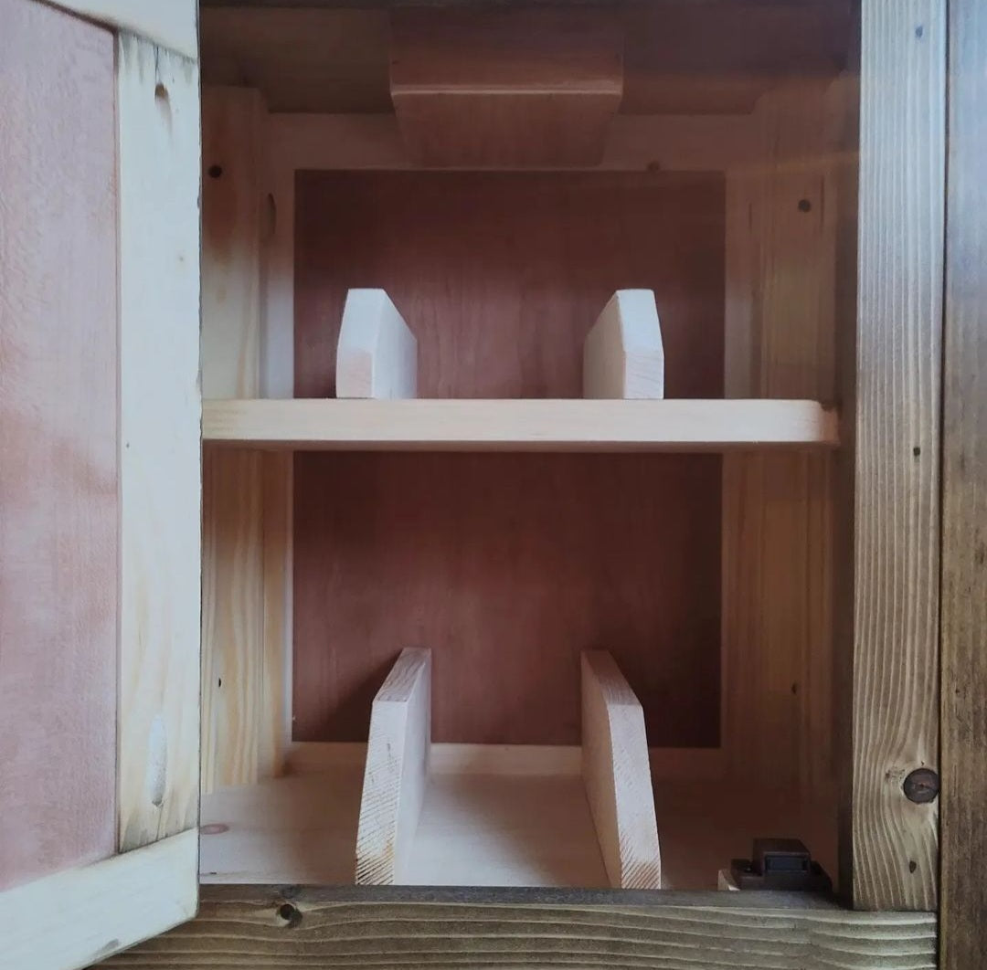 The Dix Portable Fly-Tying Table - Inside Shelves