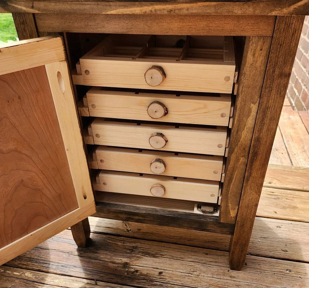 The Dix Portable Fly-Tying Table - Inside Drawers